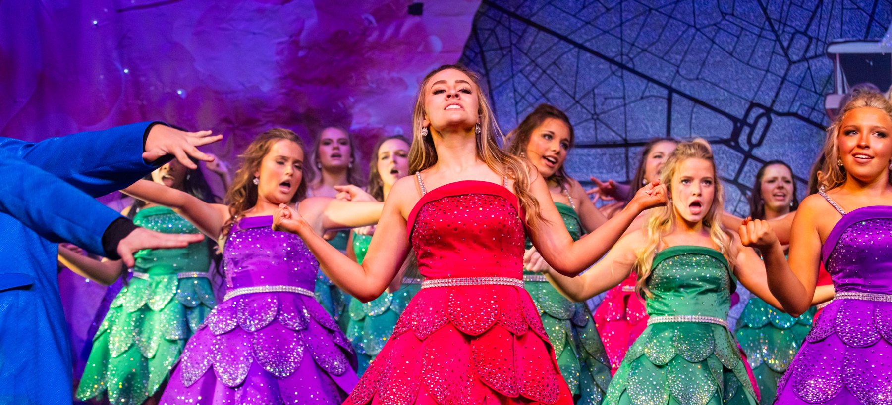 Reveille show choir in the France set performance